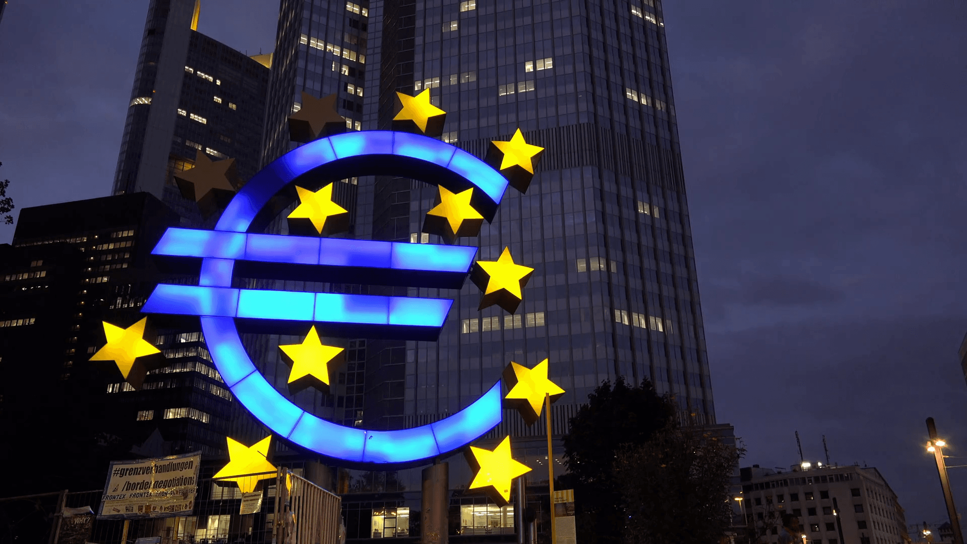 euro-symbol-at-night-in-downtown-frankfurt-germany-4k_vjwa0ydll_thumbnail-1080_01