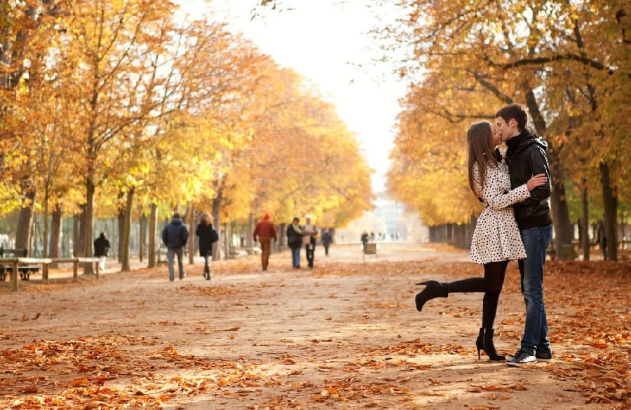 11-Fall-Date-Night-Ideas-Featured