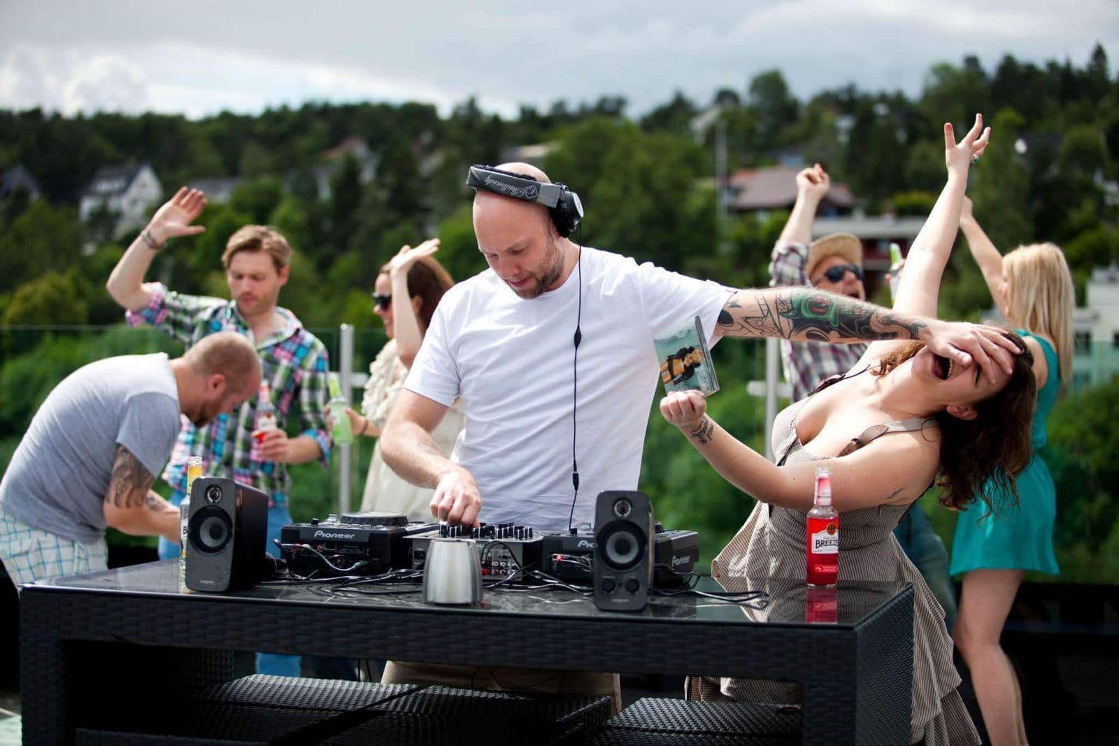 funny-dj-class-students-school-5203