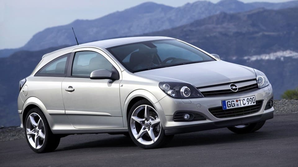 Opel-Astra-H-GTC_01