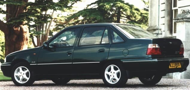 daewoo_nexia_sedan_630_2538_head