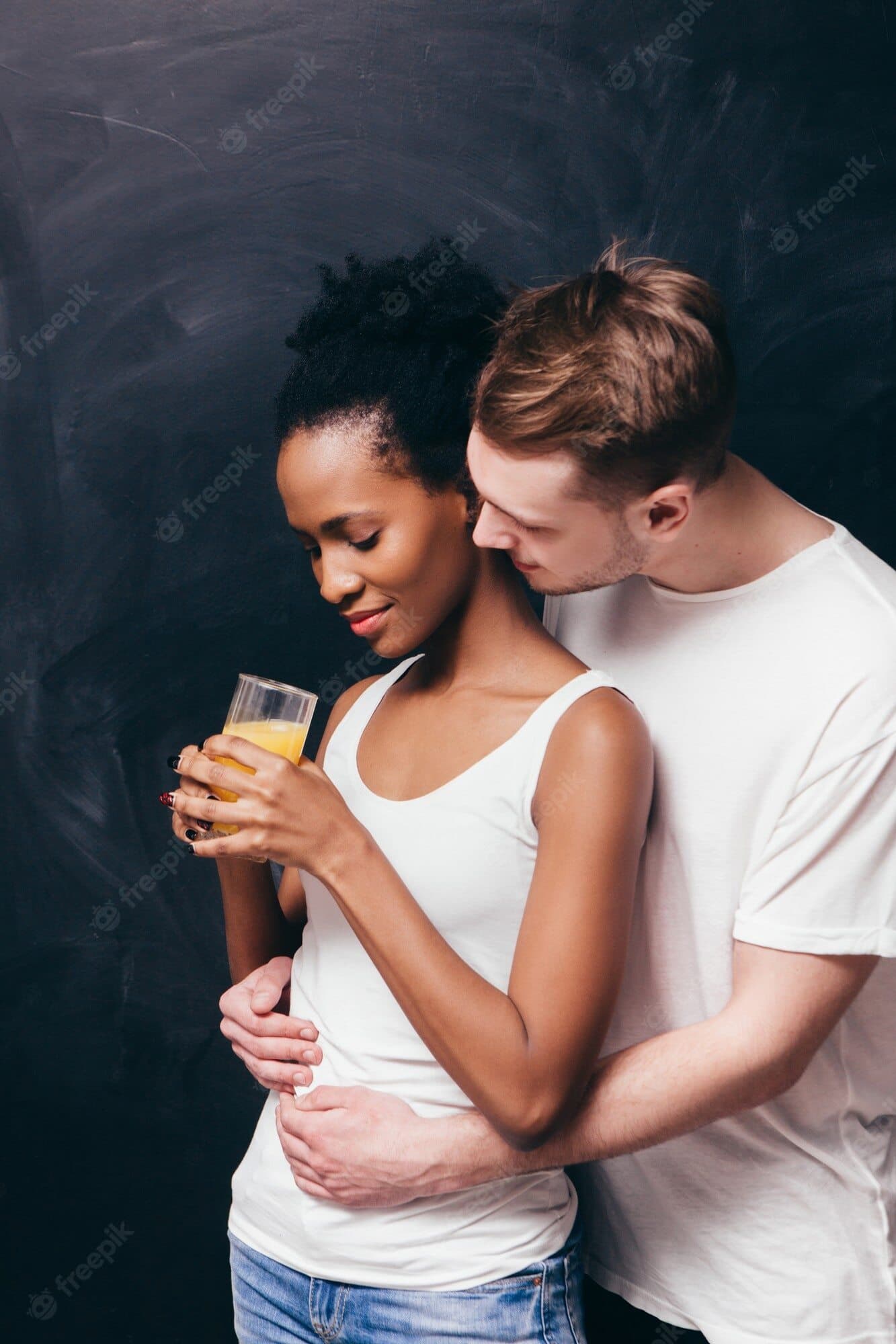 interracial-young-couple-black-woman-white-man_201836-2547