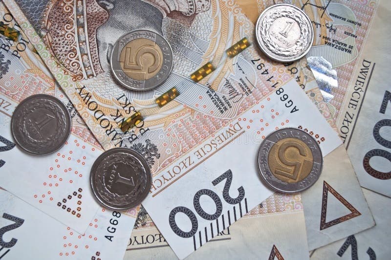 background-polish-zloty-coins-70043615