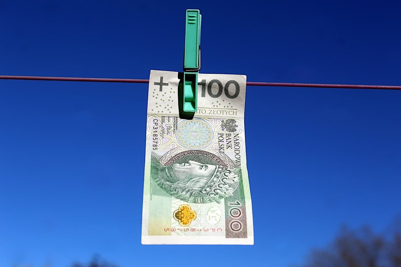 sto-zlotych-na-sznurku